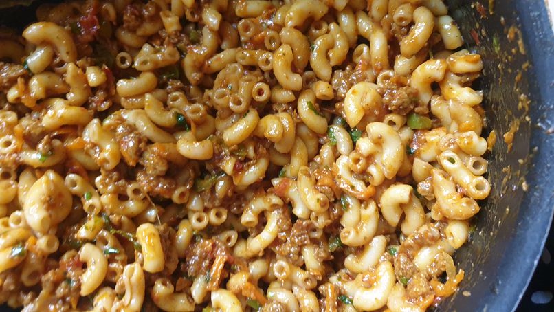 macaroni and minced meat in a pot